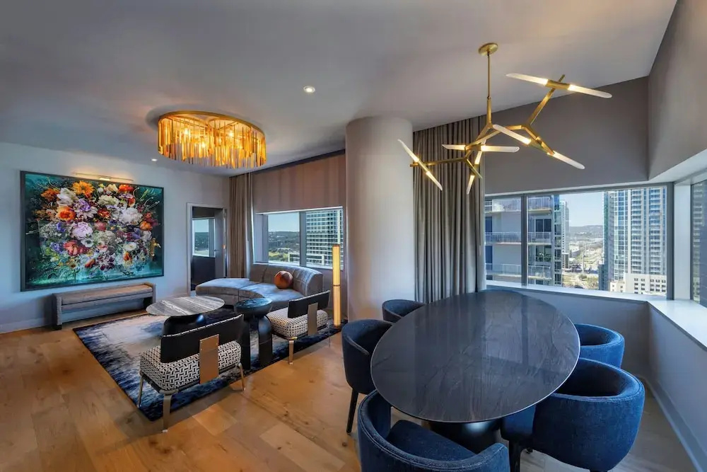 2 Bedrooms Suite with city view