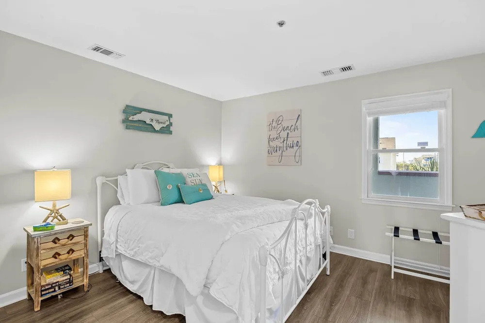 Villa Capriani Condo w/ Direct Beach Access!