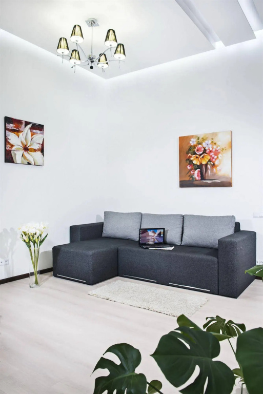 Hotel Status Apartments