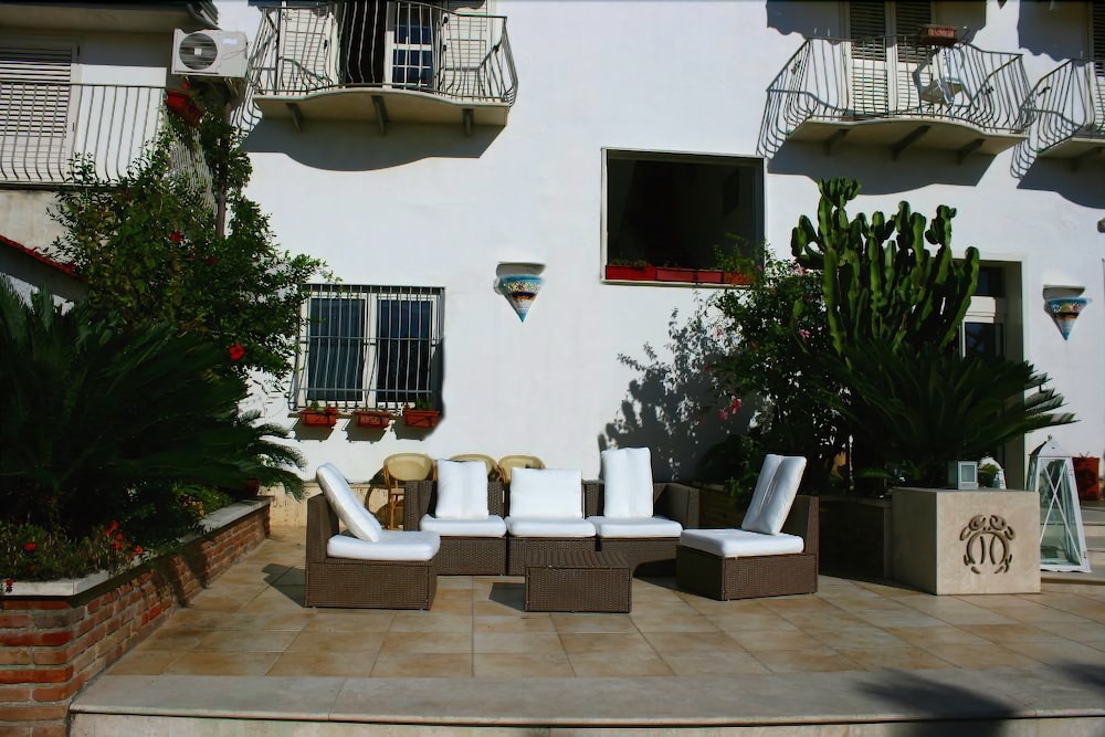 Mandetta Hotel