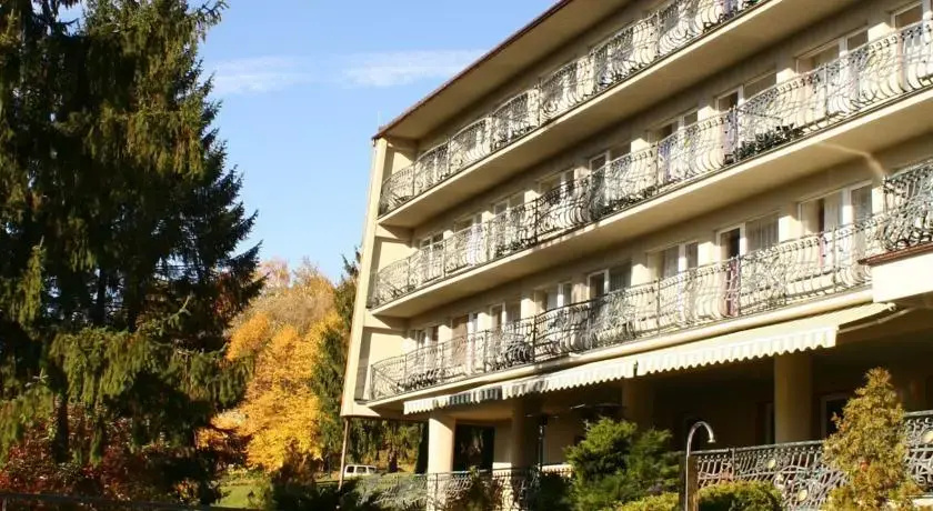 Hotel New Wave