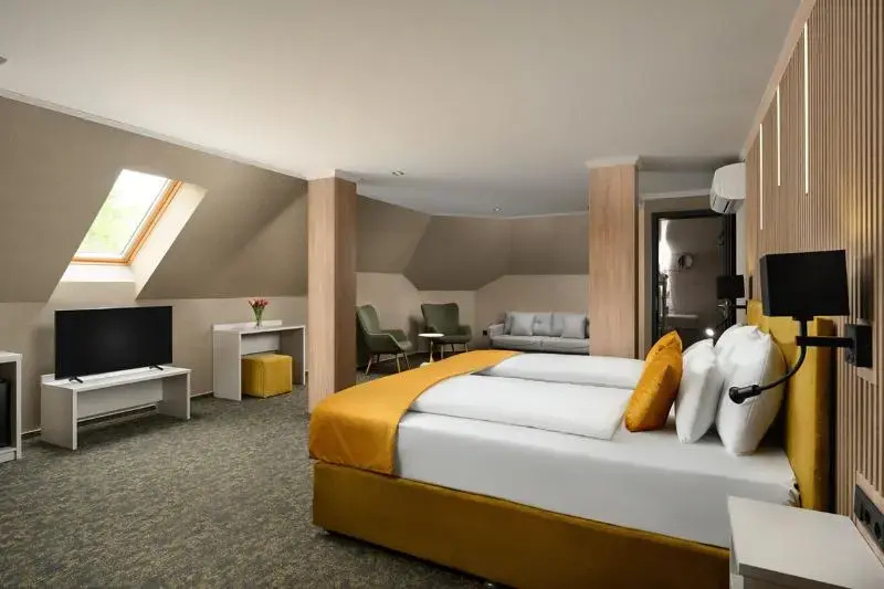 2 Bedrooms Quadruple Suite