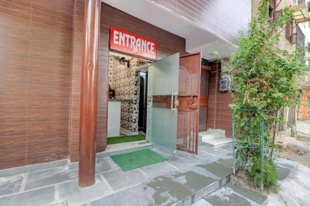 OYO 91483 Hotel Amazing House