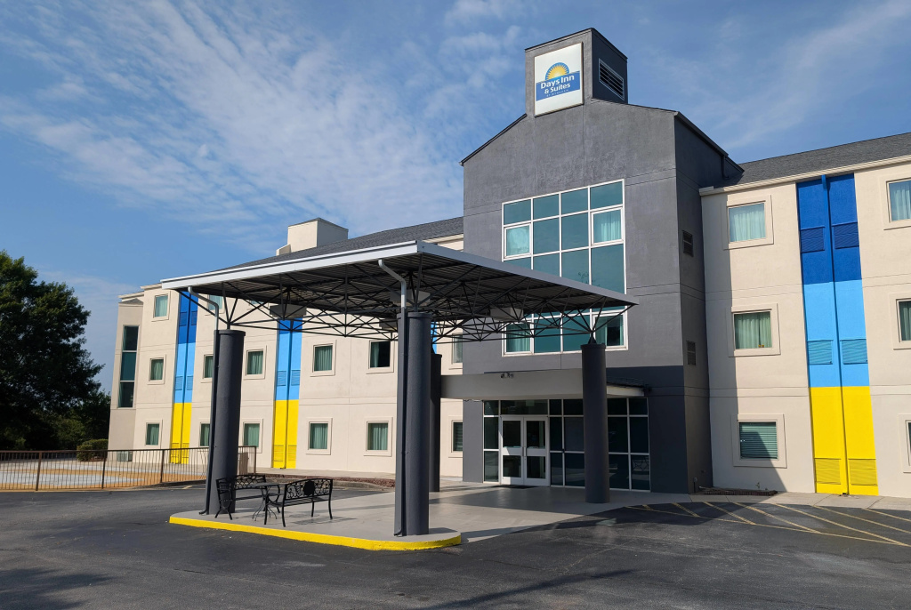Days Inn & Suites by Wyndham Augusta Near Fort Eisenhower