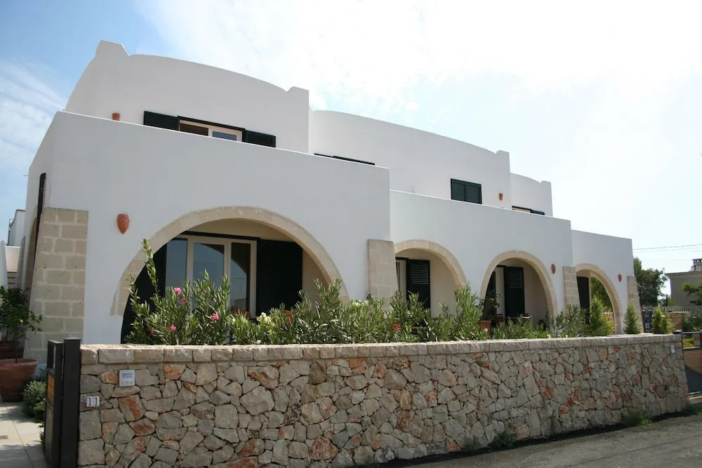 Apartment 2 With Pool And Sea View
