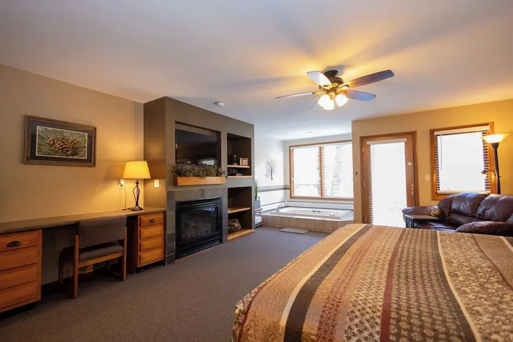 Double Suite with balcony (full double bed)
