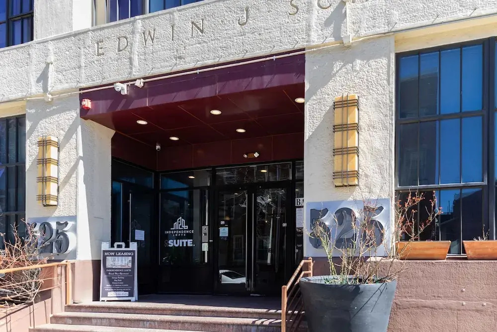 Sosuite 2BR Apt w W/d, Gym, On-site Restaurant