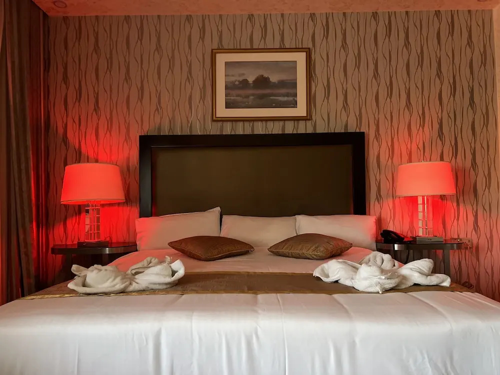Double Suite (full double bed)