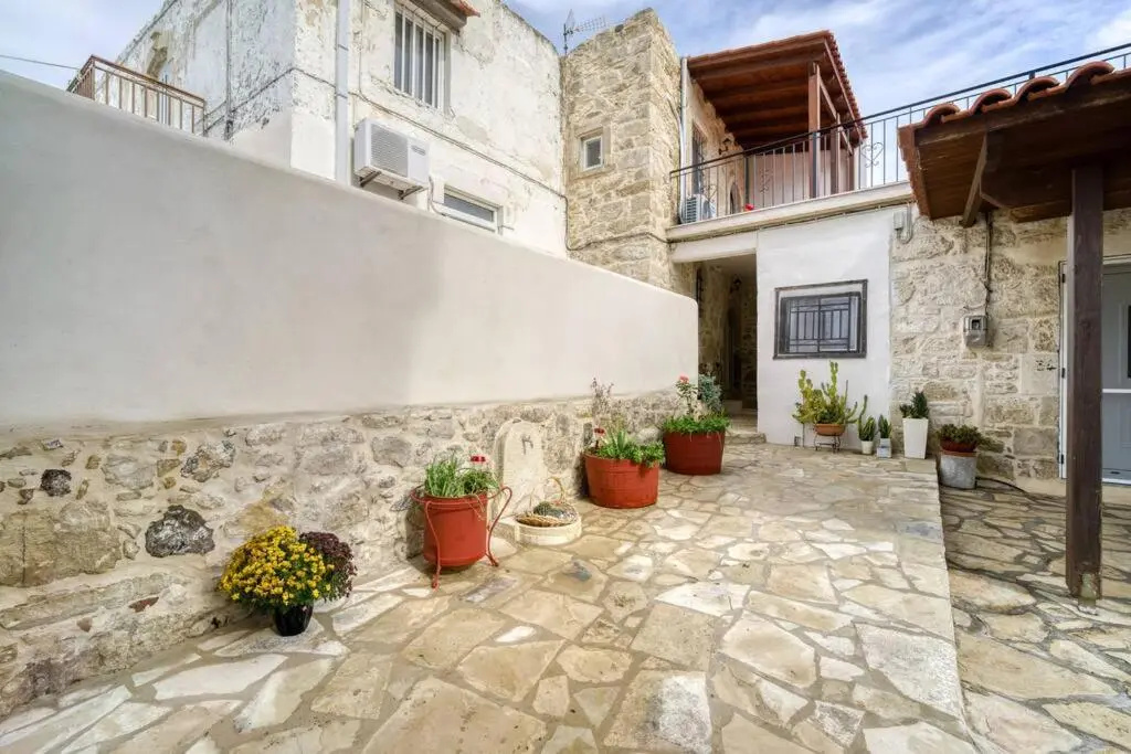 Skountakis House