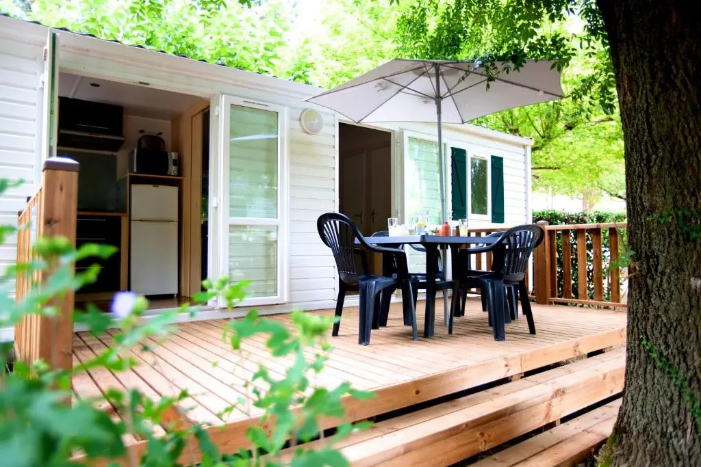 2 Bedrooms Classic Bungalow