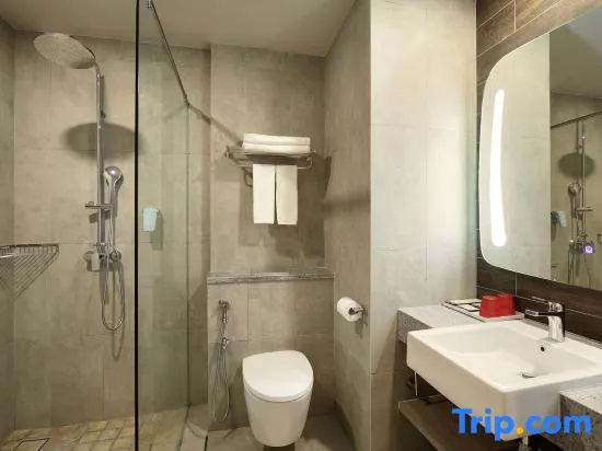 ibis Melaka Room Type - Suite Room with 1 Queen Size Bed