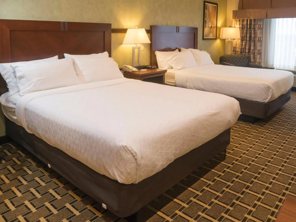 Holiday Inn Express & Suites Youngstown N (Warren/Niles) by IHG - фото 7