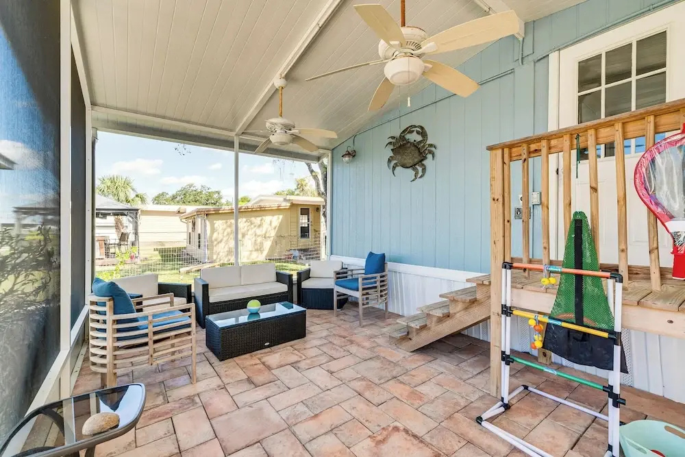 5 Mi to Manatees! Waterfront Crystal River Home
