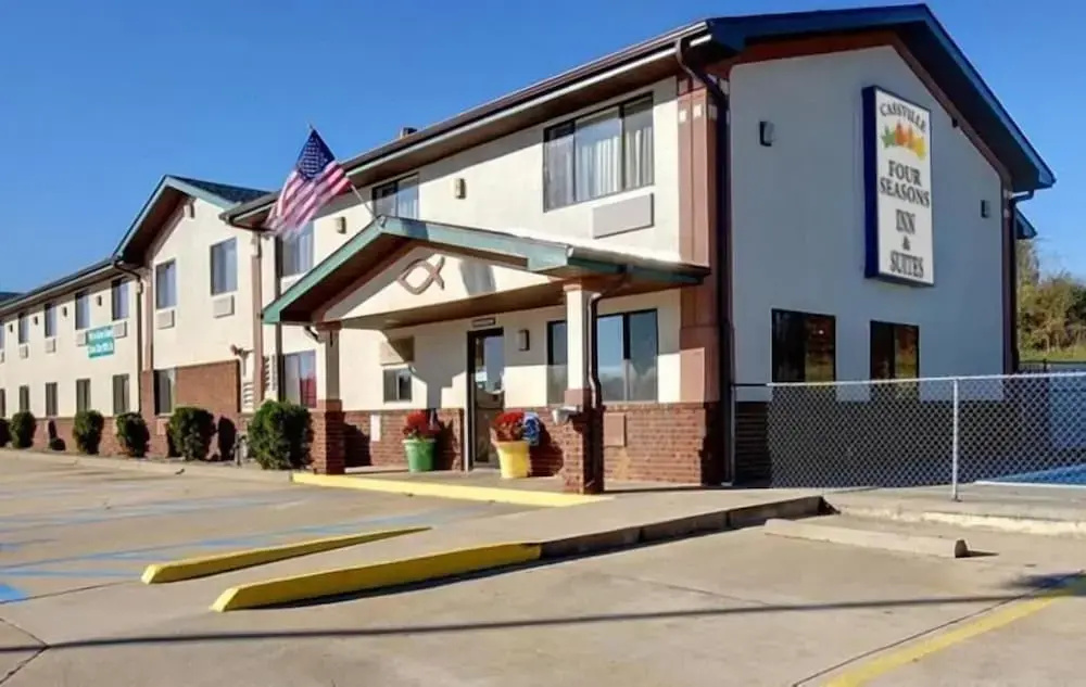 Cassville Four seasons inn & suits