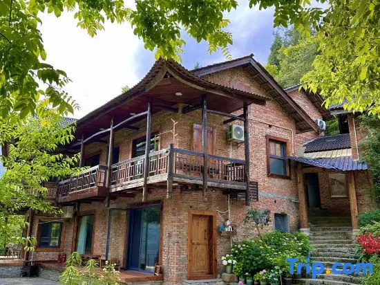 Chaaoxi Alpine Lake Cabin