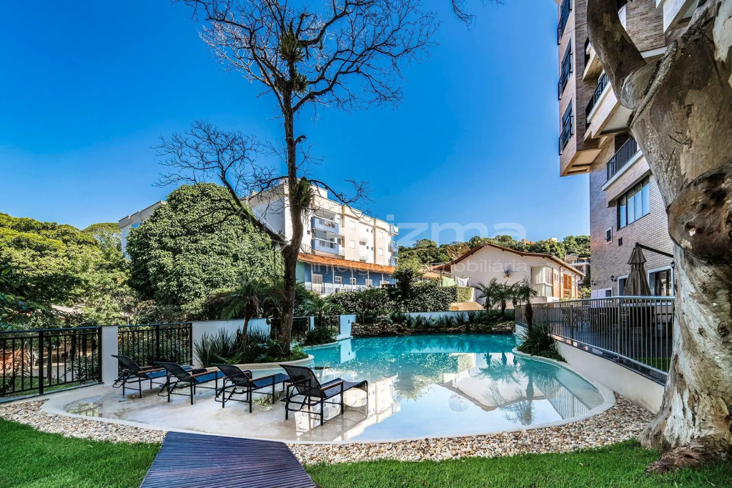 304 Bl 03 Waldgarten Bombinhas - Condomínio a 50 m do Mar e Frente Avenida - Condomínio de Alto Padrão - Piscina - Academia - Salão de jogos