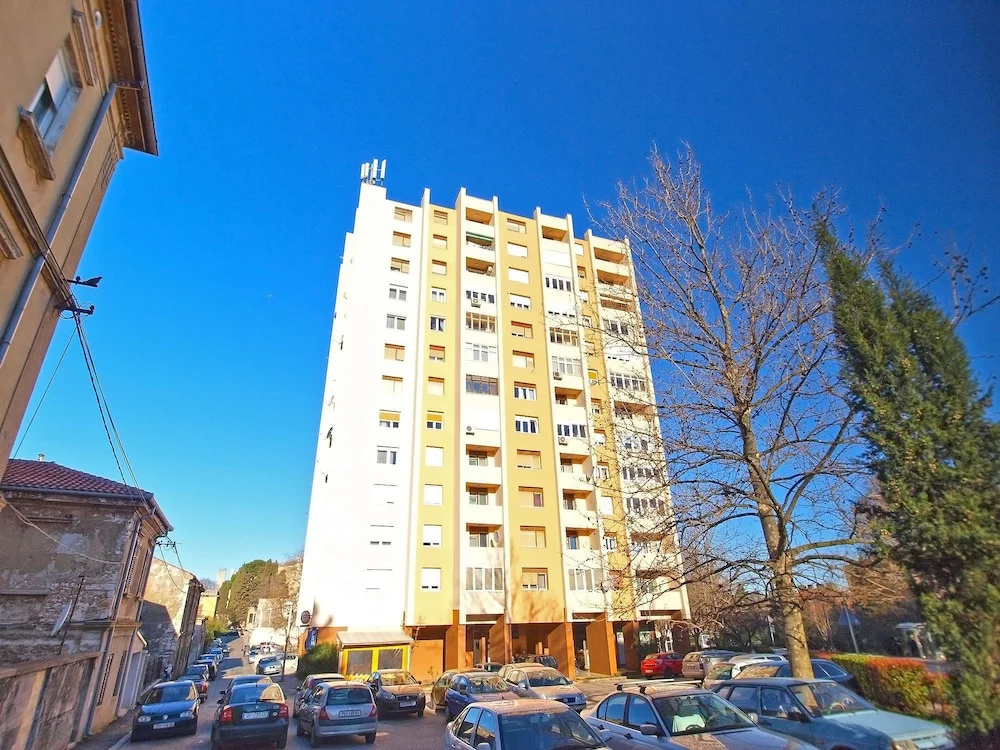 Apartment 1286