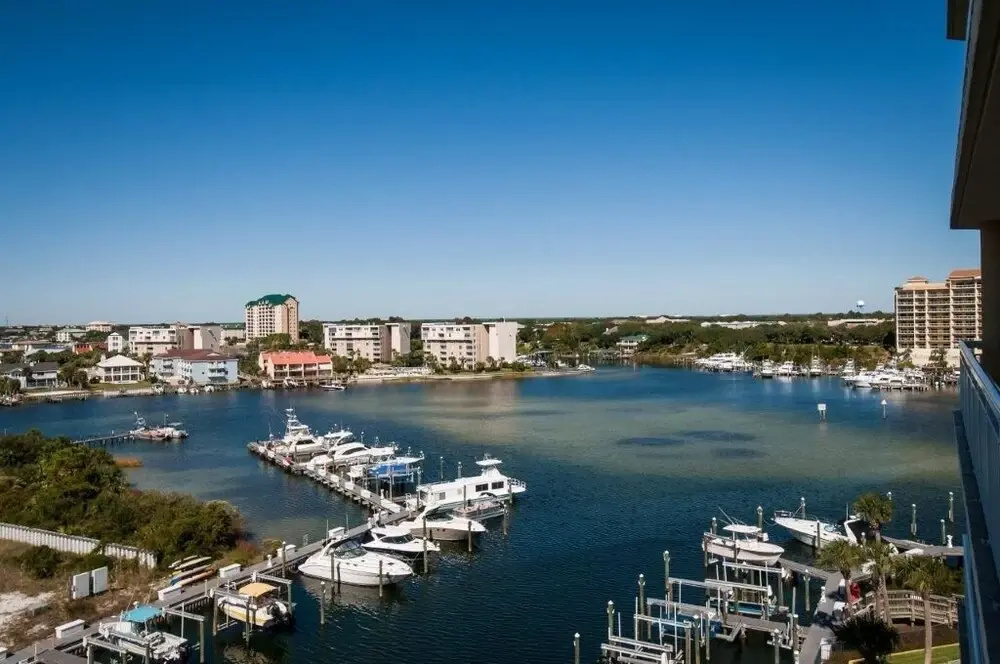 Harbor Landing 203b