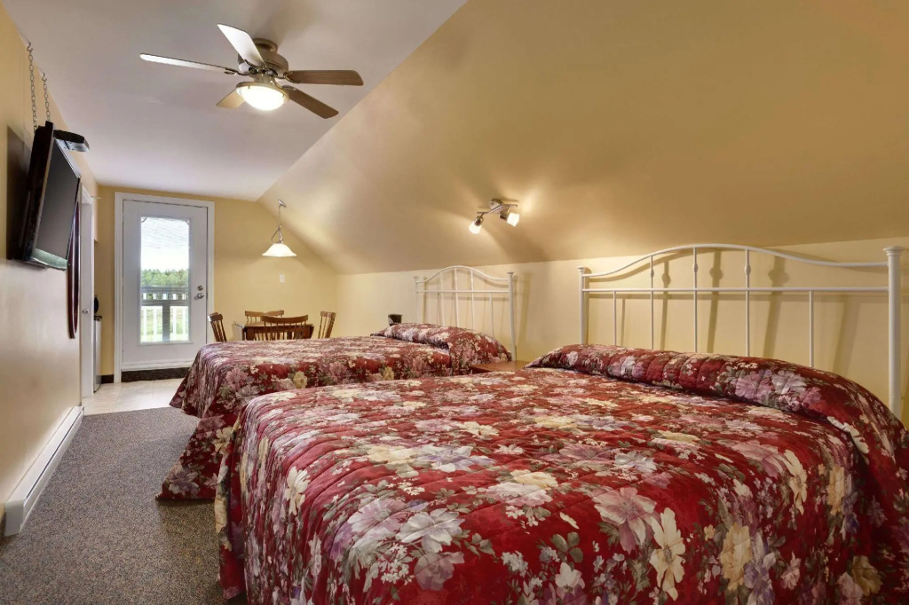 Quadruple Suite