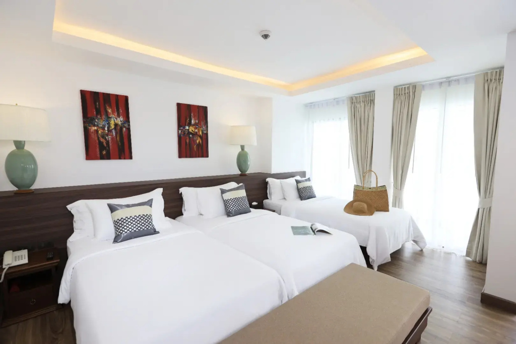 Tropical Deluxe Triple room
