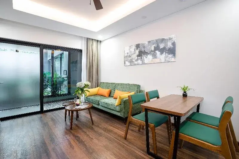 2 Bedrooms Apartment