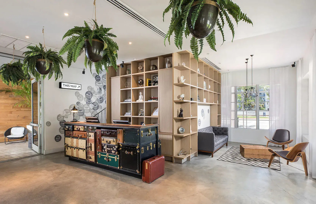 Lobby & Reception