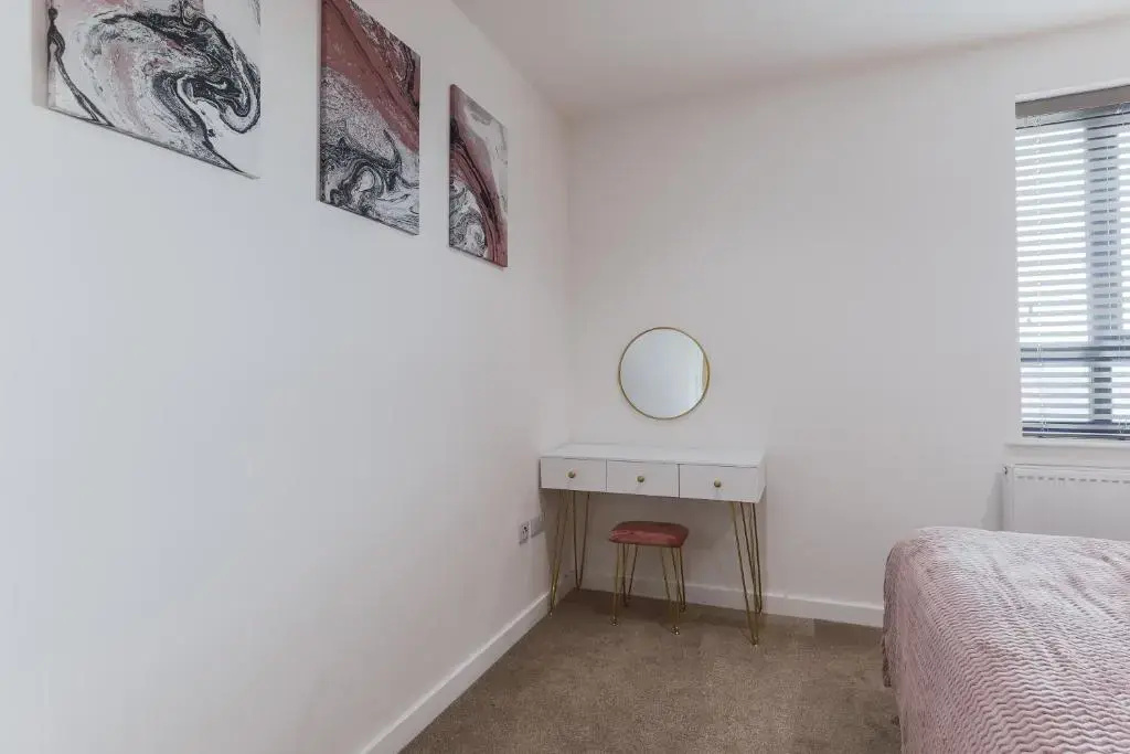 Beautiful Modern Décor Apartment in the Centre of Slough