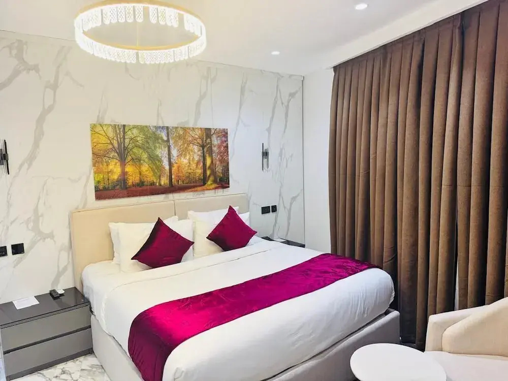 Premier room
