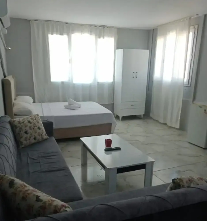 Standard Triple room with city view