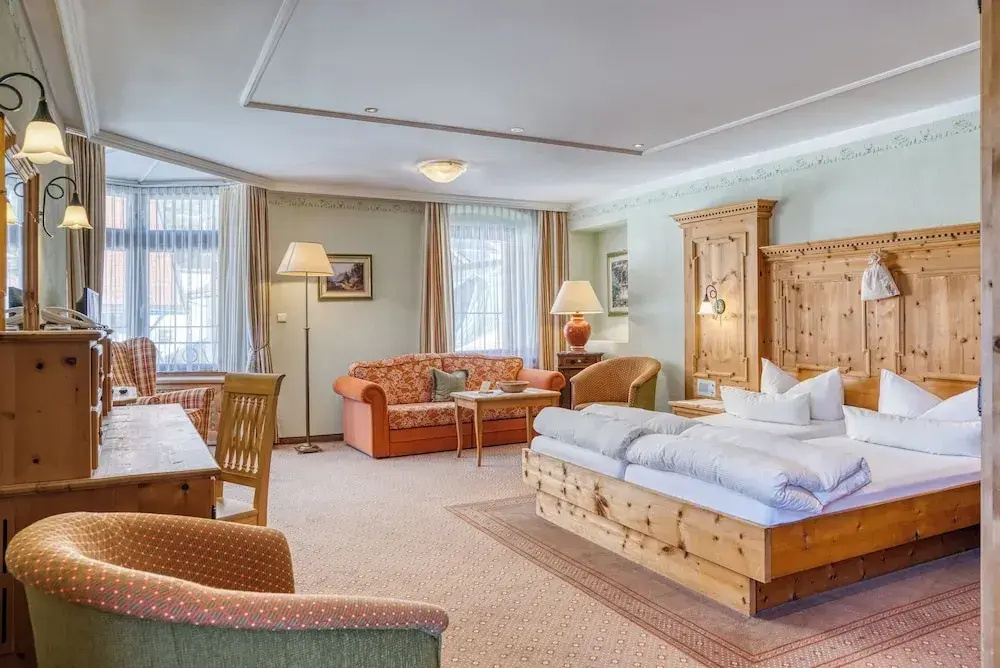 Suite with balcony and with mountain view