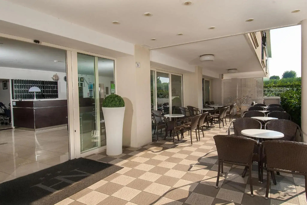 Hotel photo 11