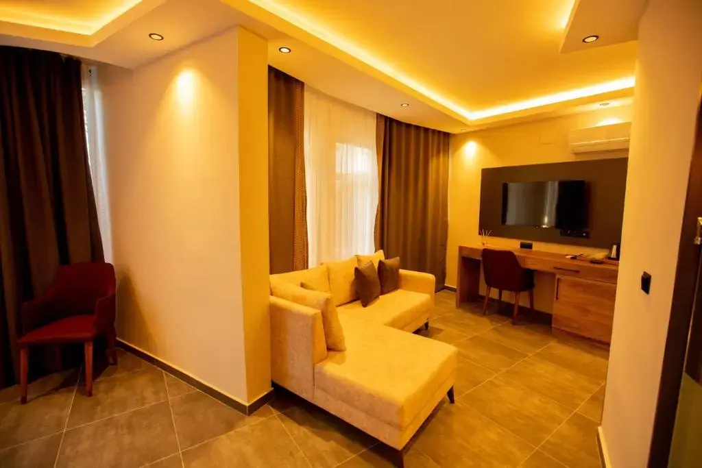 Deluxe Suite