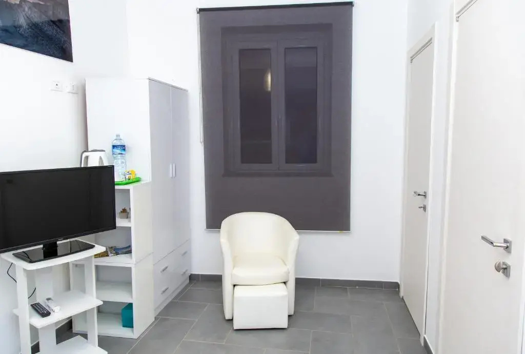 Economy room