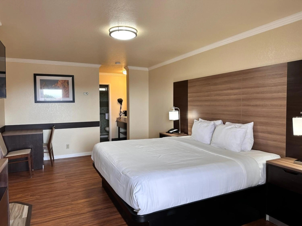 Beachwalker Inn and Suites — 3