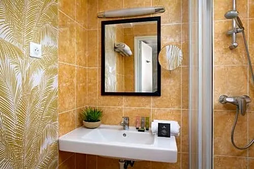 Hotel Le Rocroy 56
