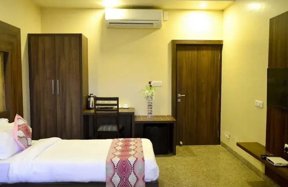 Hotel Neelam Paradise - Chambres