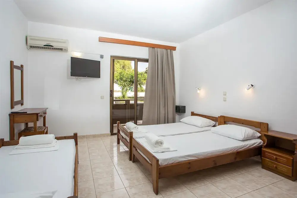 Standard Triple room with balcony