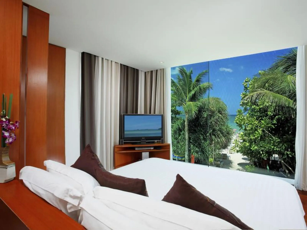 Курортный отель La Flora Resort Patong — фото