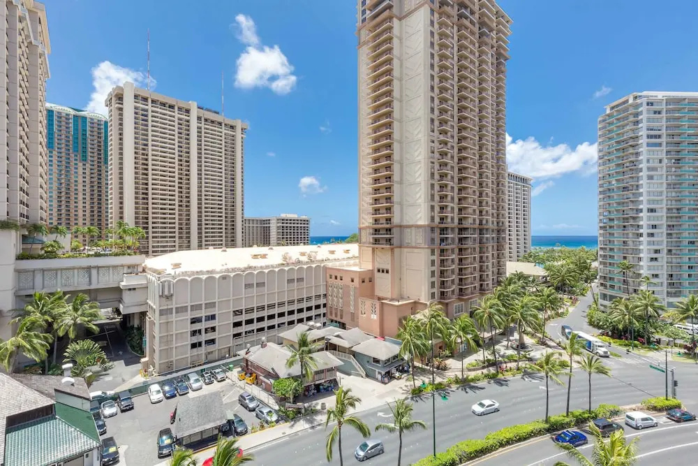Castle at Palms at Waikīkī