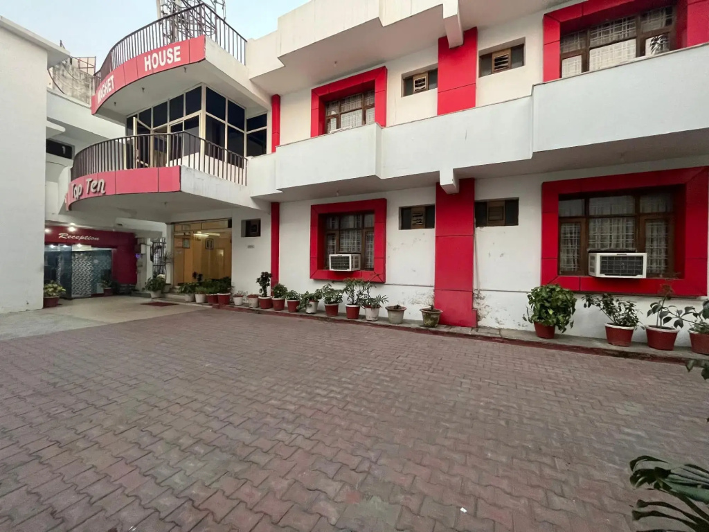Hotel Magnet House