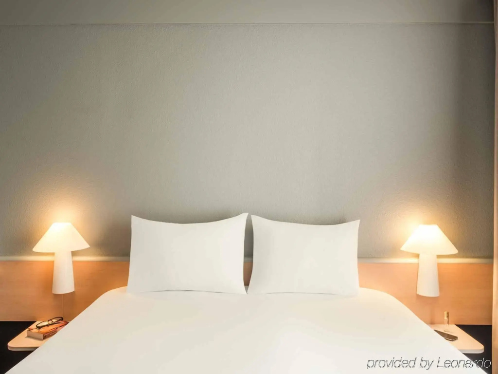 Отель ibis Paris Levallois Perret в Леваллуа-Перре