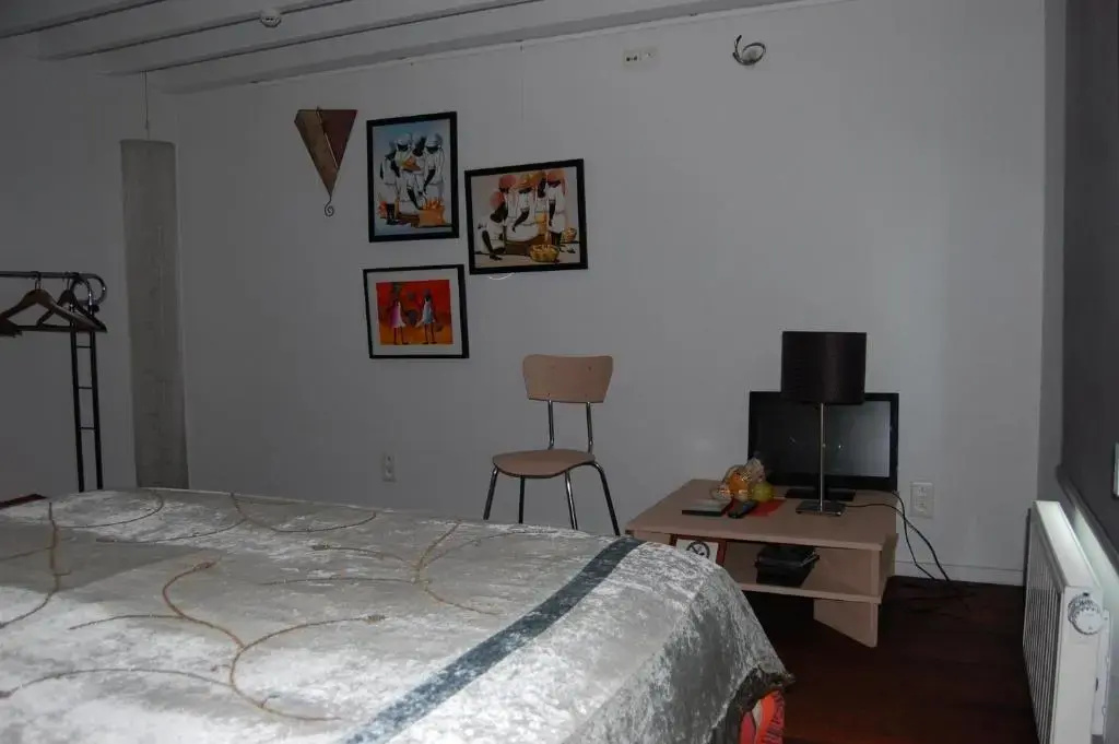 Economy room