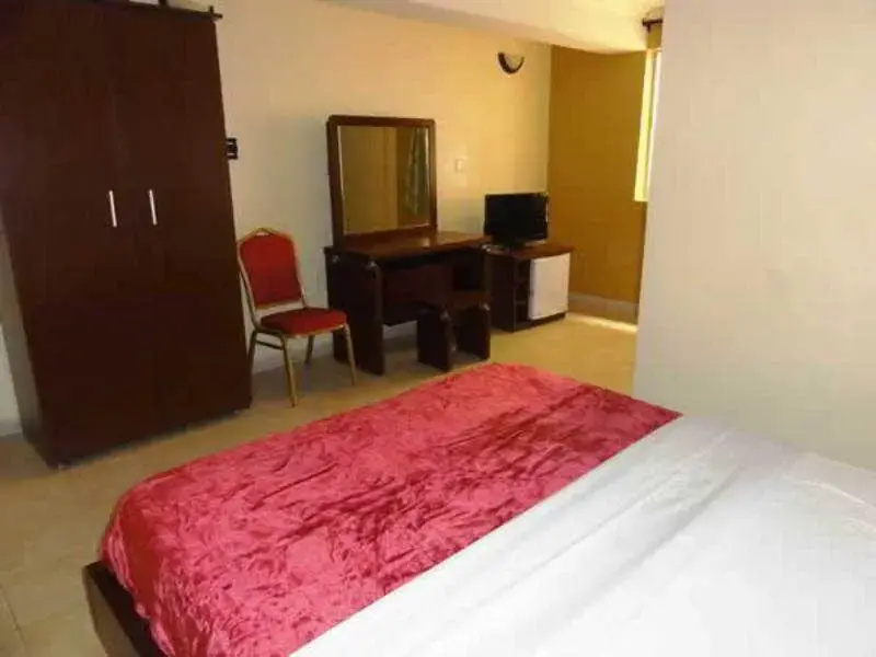 Standard Double Club room (full double bed)