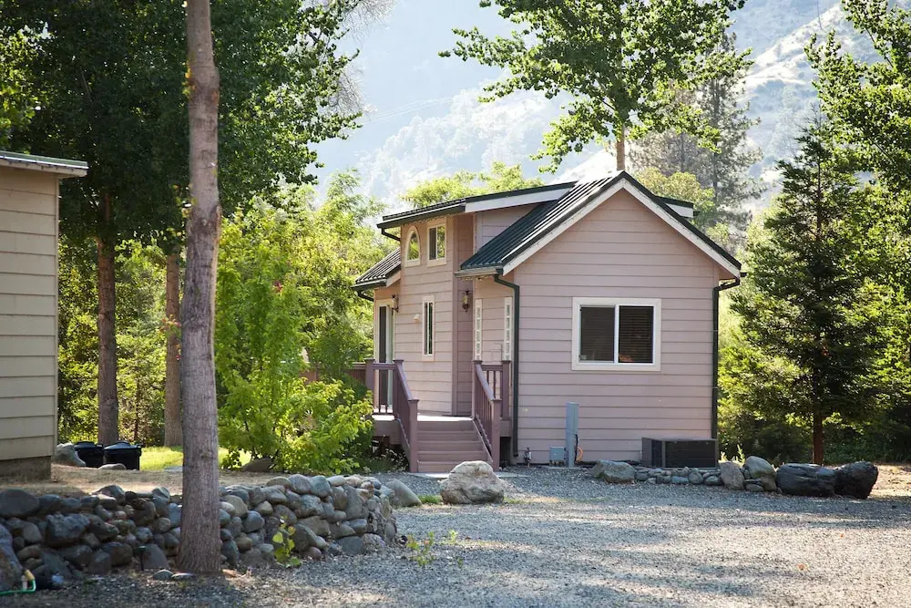1 Bedroom Luxury Cottage with river view