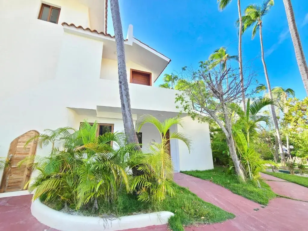 EUROCARIBE SUITES PUNTA CANA BEACH LOS CORALES pool wifi 2 min from the beach