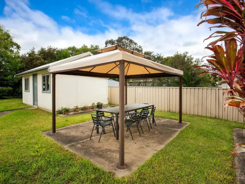 Sunsets - Pet Friendly - 10 Mins Walk to Beach