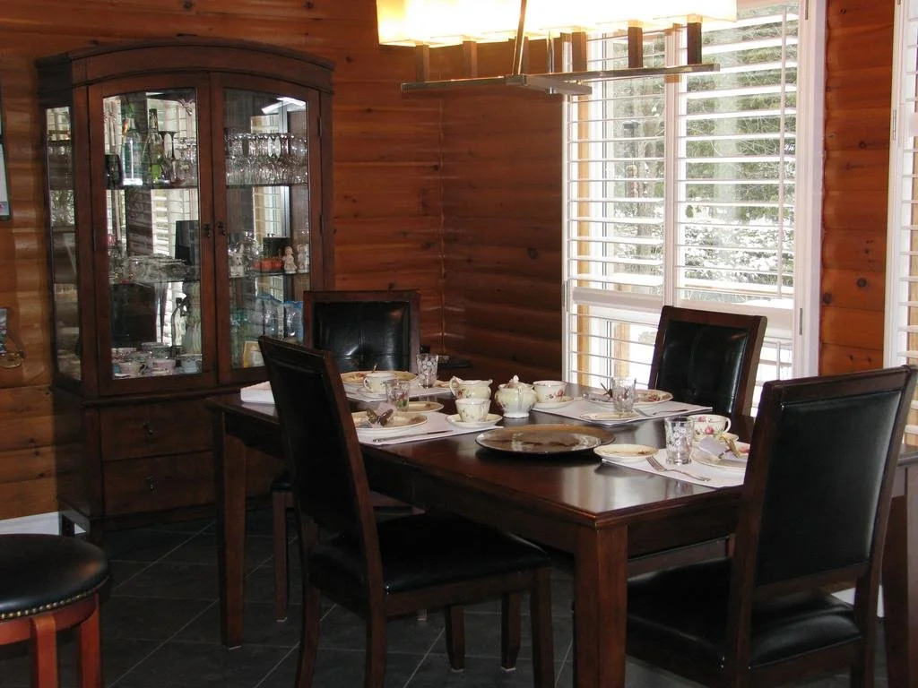 Avian Woods Bed And Breakfast