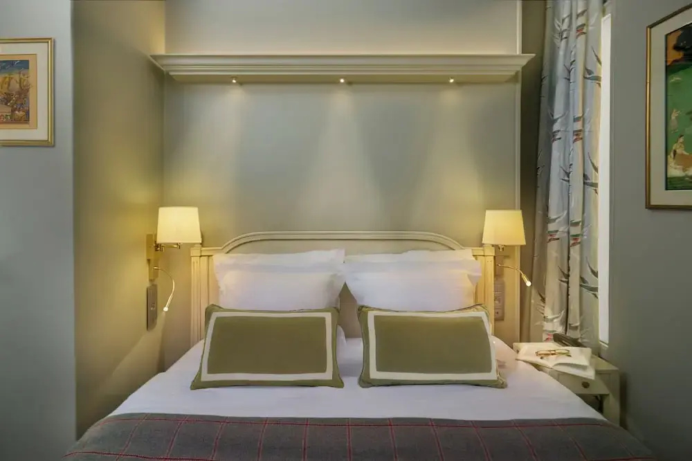 Relais Du Louvre 72