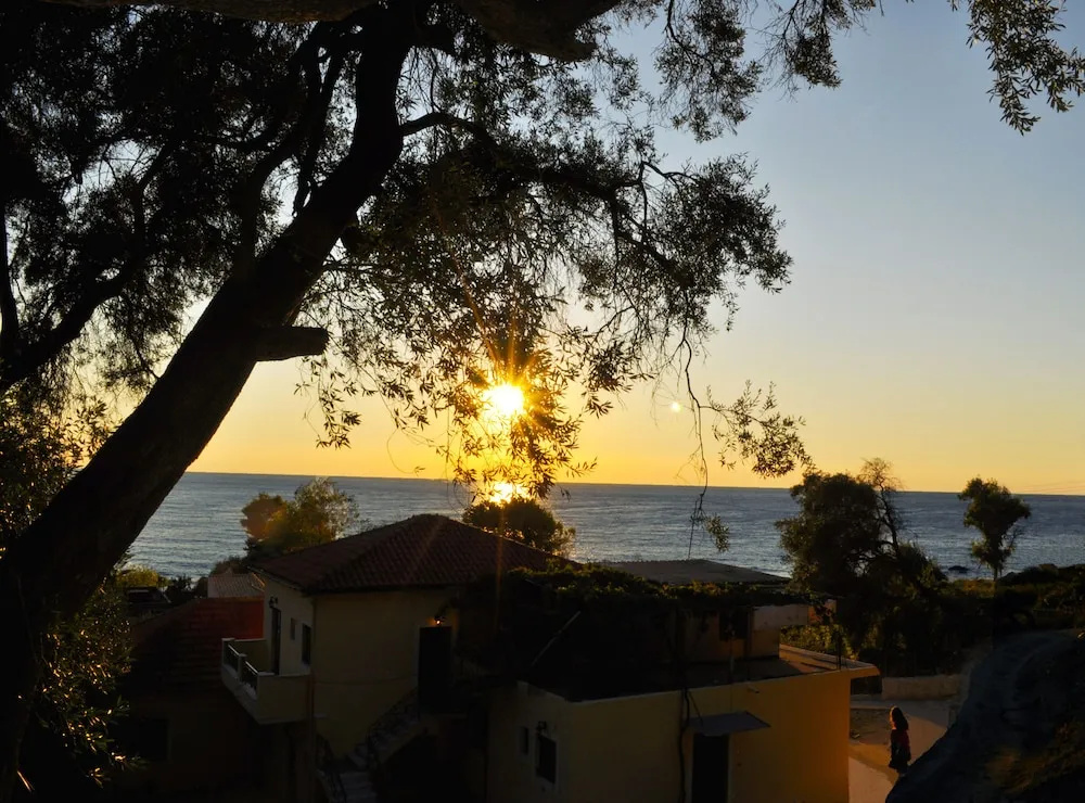Holiday House Angelos B on Agios Gordios Beach
