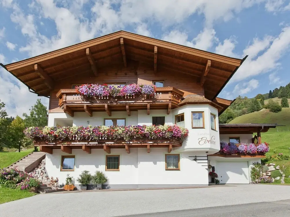 Alluring Apartment in Saalbach With Balcony